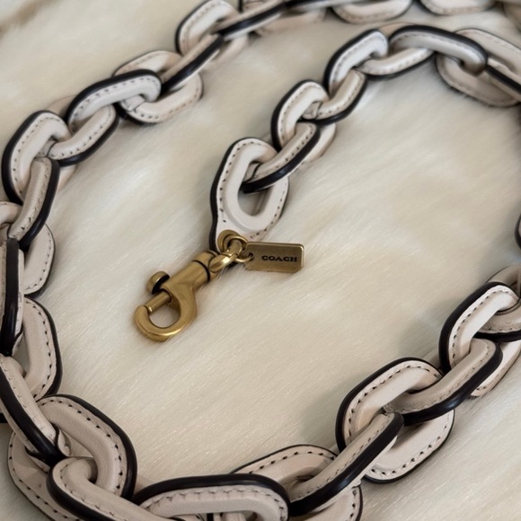 ⭐️Not for sale ⭐️ Coach Leather Covered Chain Strap - Picture 7 of 7
